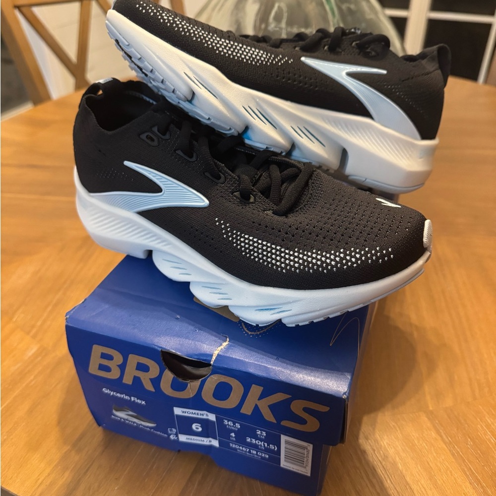 New Women’s Brooks Glycerin Flex Black and White Running Shoes